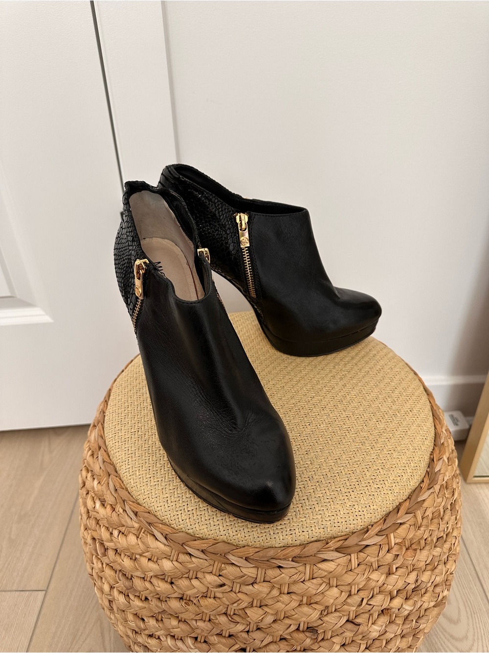 Michael Michael Kors Black Leather Platform Booties – Size 9.5M – 5” Heel